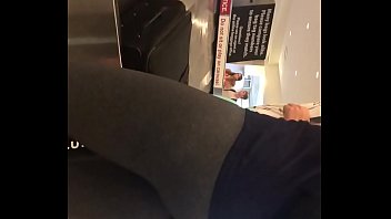 Culote en el aeropuerto big ass